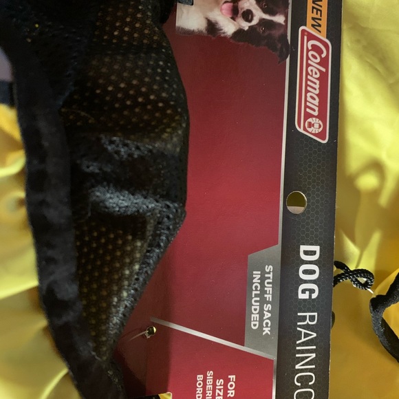 Coleman’s Dog Raincoat with stuff sack - Picture 6 of 6